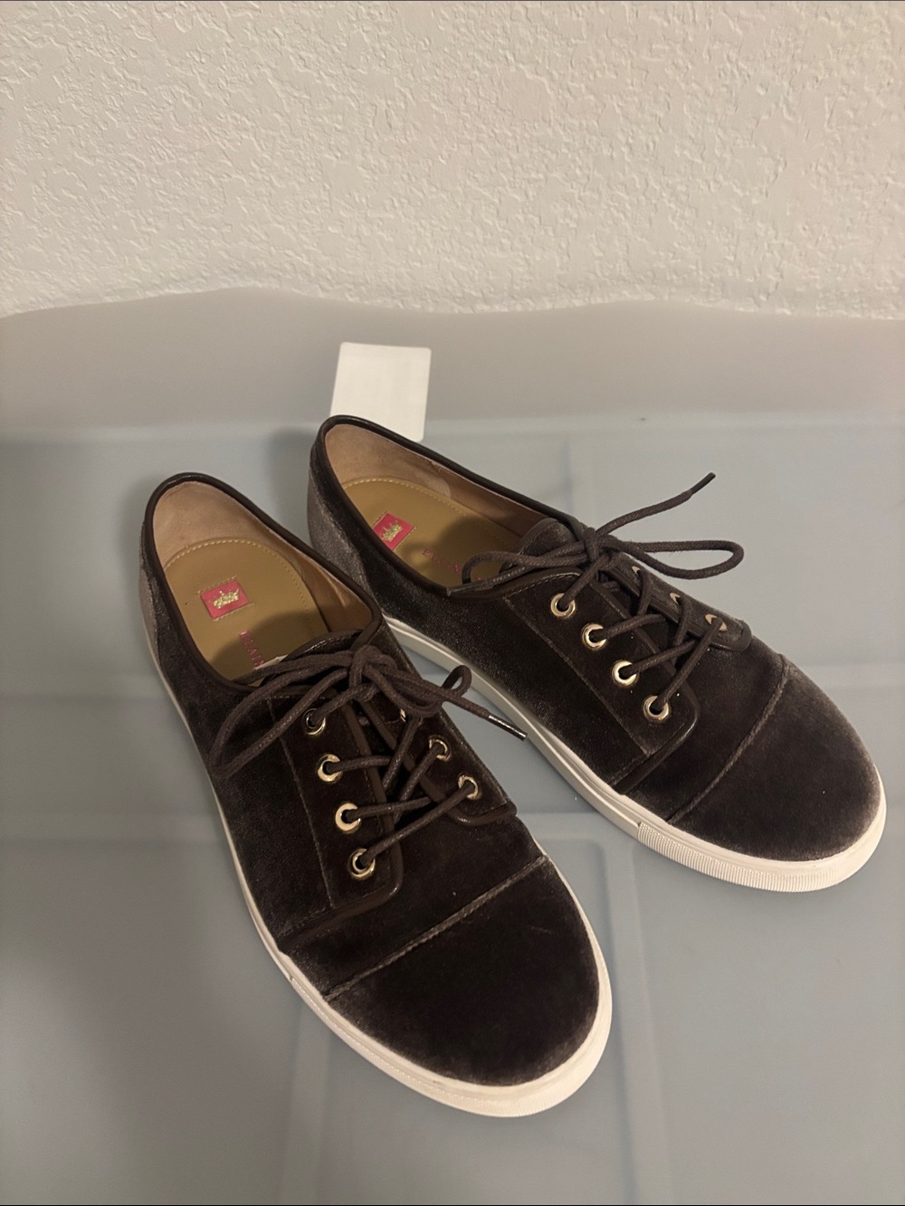 Elaine Turner "Chrissy" Velvet Sneakers chocolate brown SZ 9.5 leather interior